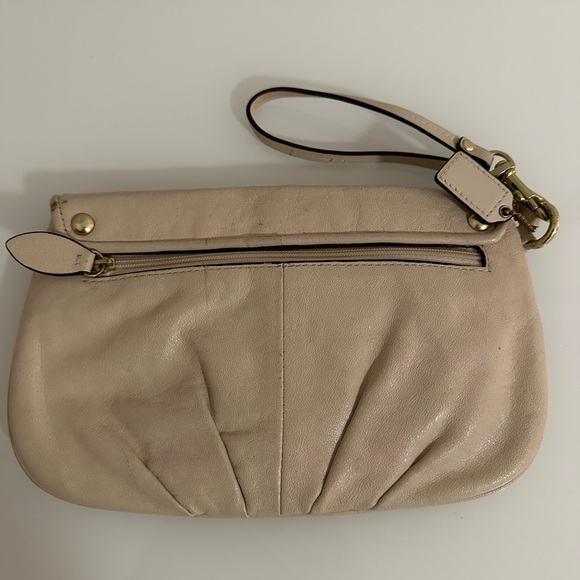 Coach clutch - Picture 4 of 4